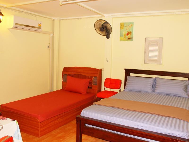 Mint Hostel Bangkok Exterior photo