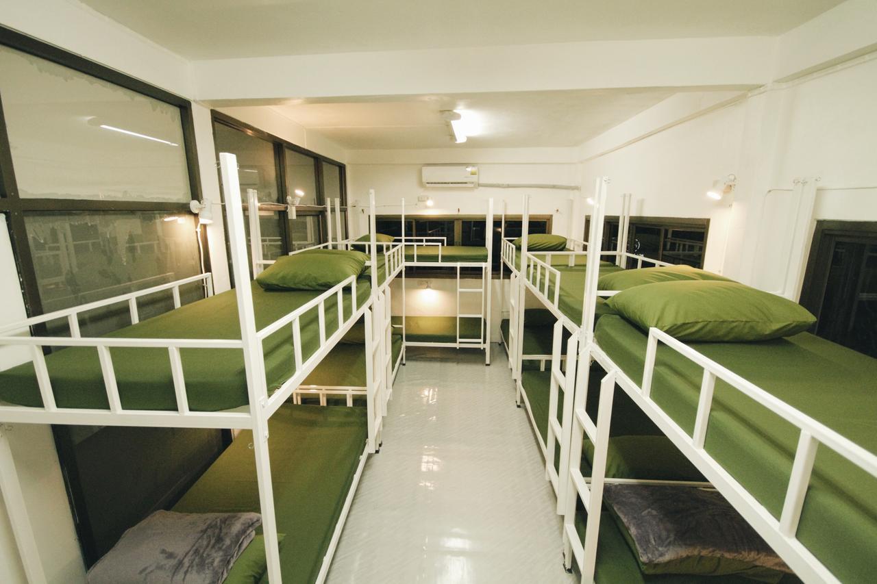 Mint Hostel Bangkok Exterior photo