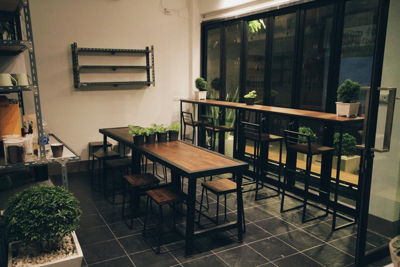 Mint Hostel Bangkok Exterior photo