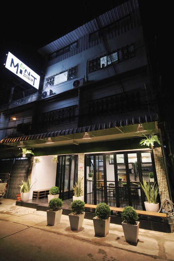 Mint Hostel Bangkok Exterior photo