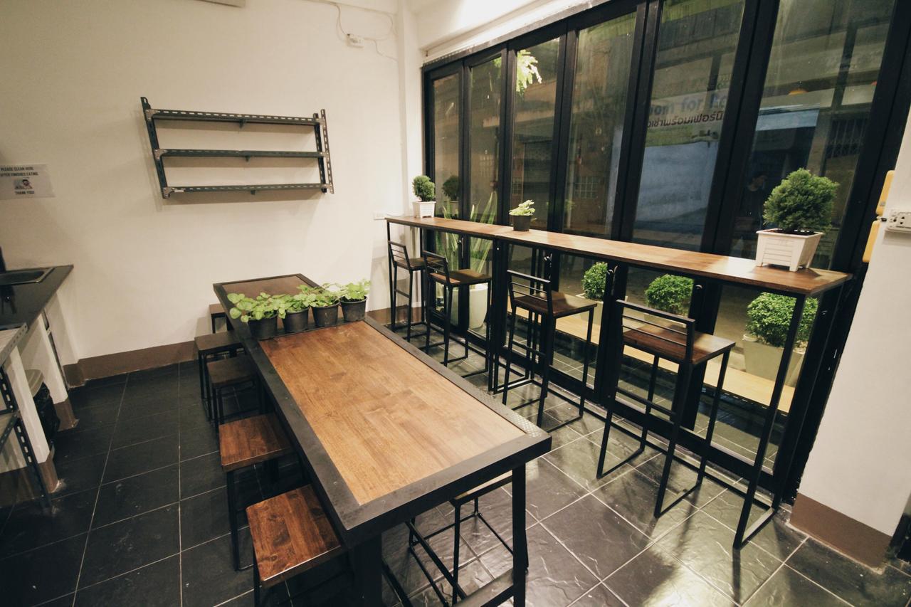 Mint Hostel Bangkok Exterior photo