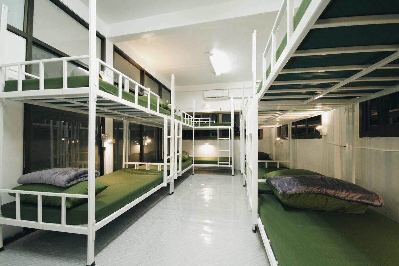 Mint Hostel Bangkok Exterior photo