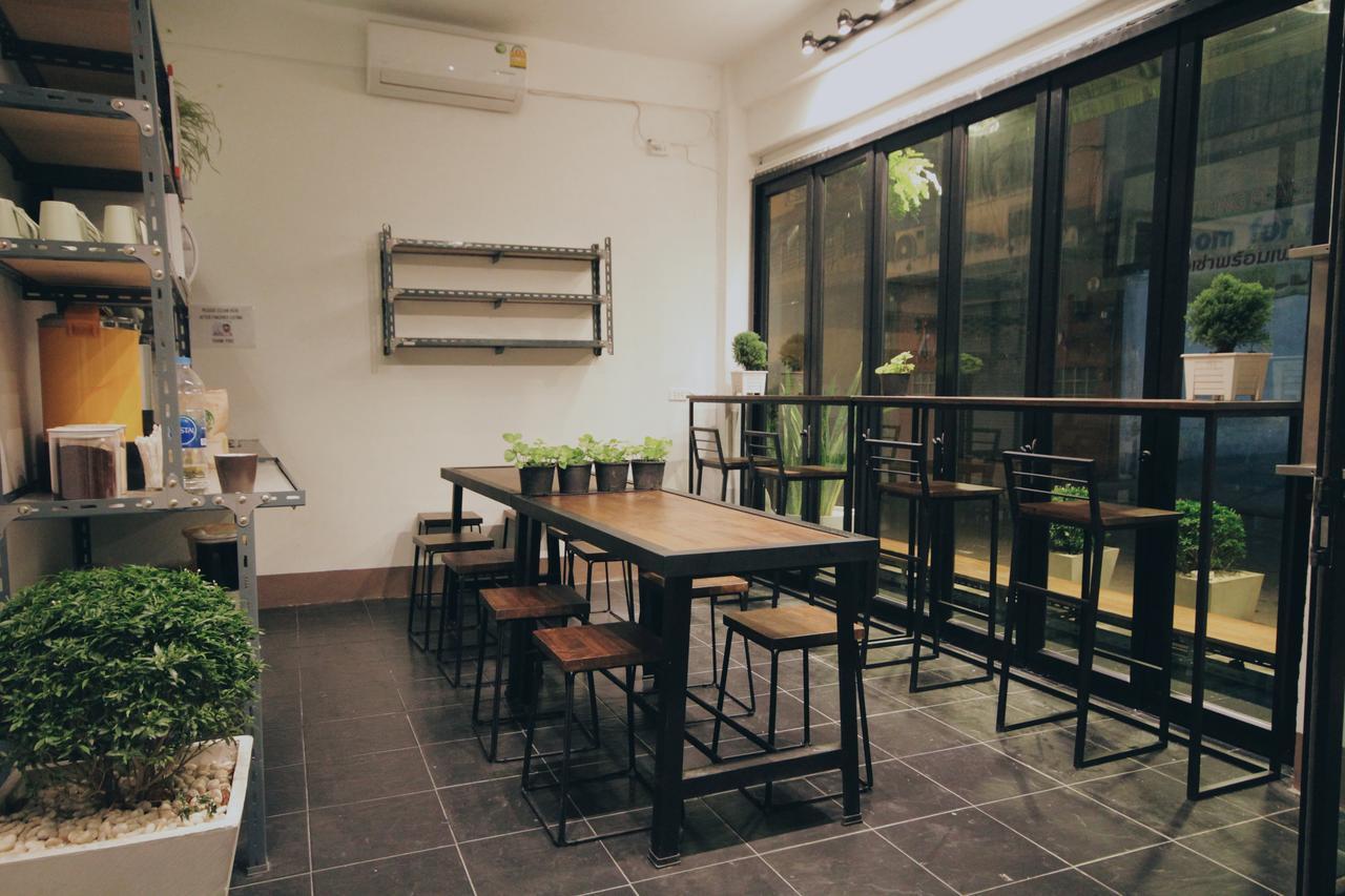 Mint Hostel Bangkok Exterior photo