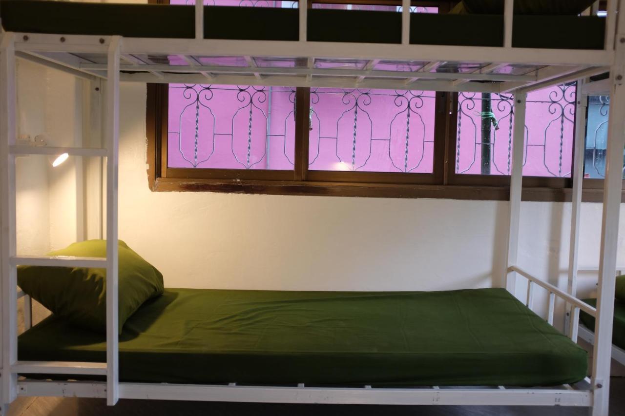 Mint Hostel Bangkok Exterior photo
